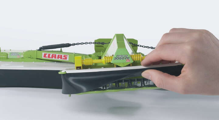 bruder CLAAS Disco 8550 C Plus Dreifach-Mähwerk